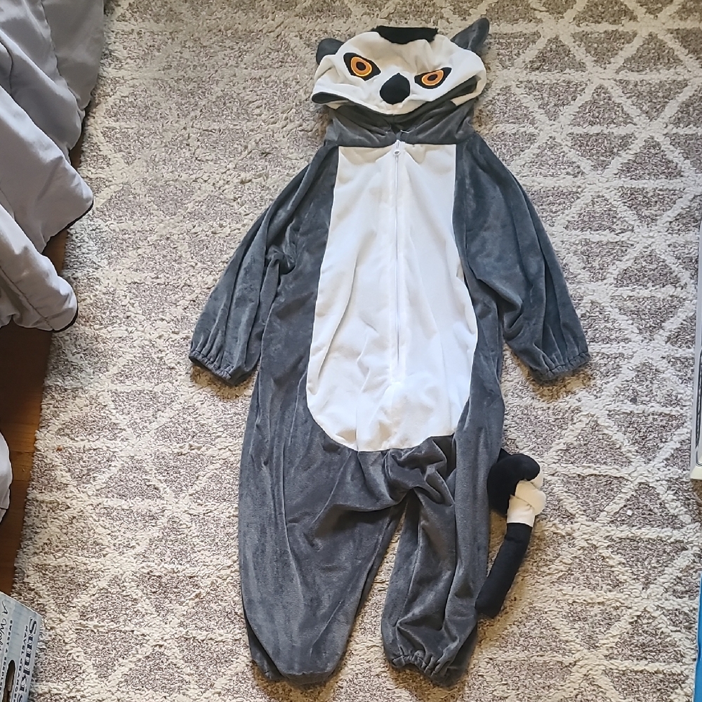 2 for $50 - Unisex Medium 1-Piece Gray Lemur Halloween Costume
